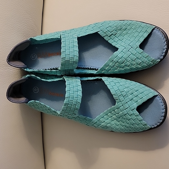 Bernie Mev Wedge Peep Toe Shoe Sz 41 EUC - Picture 4 of 10